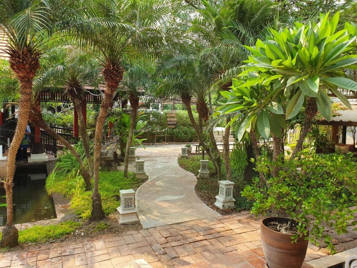 Tharaburi Resort Sukhothai Exterior photo