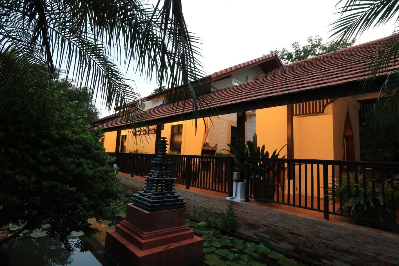 Tharaburi Resort Sukhothai Exterior photo