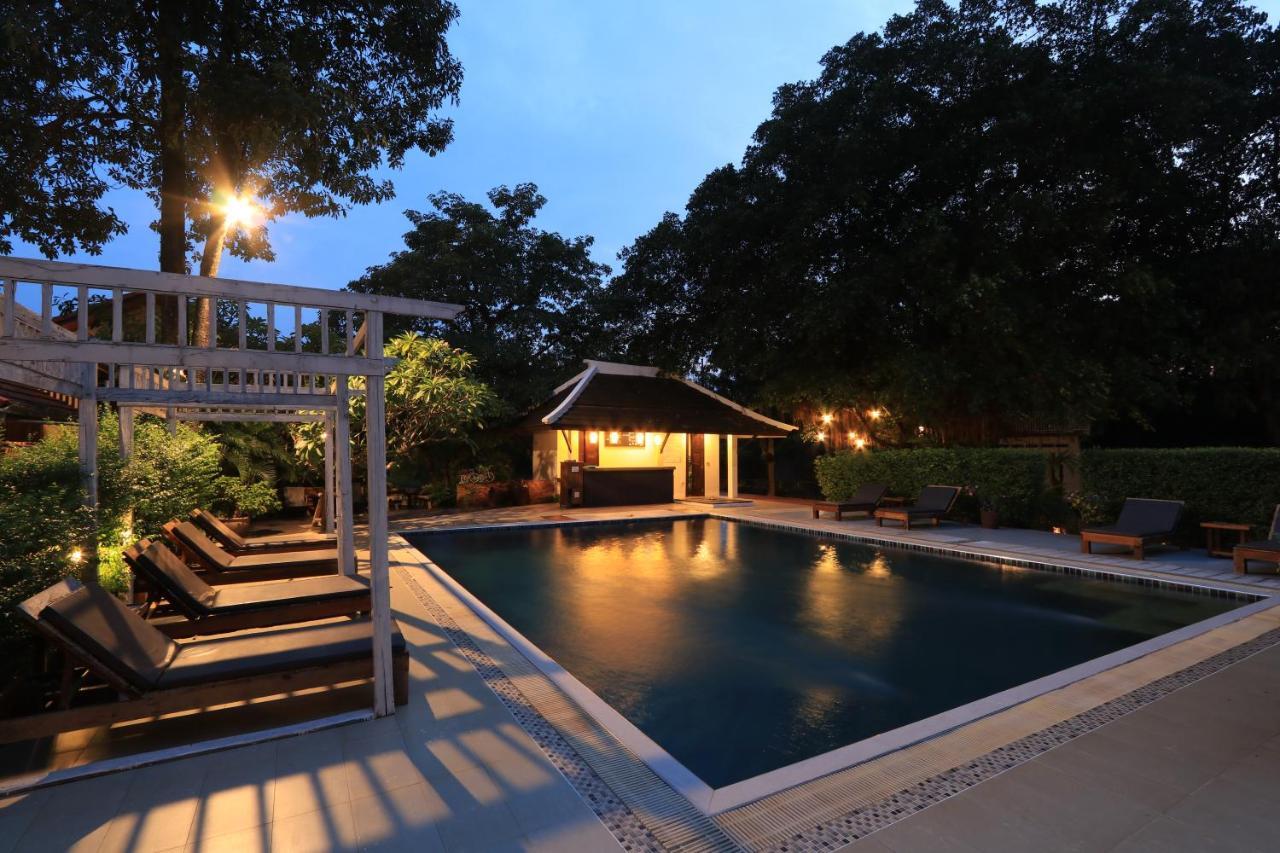 Tharaburi Resort Sukhothai Exterior photo